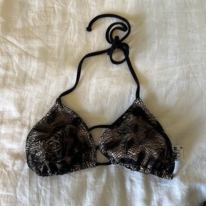 Billabong bikini top! Black Rose Lace